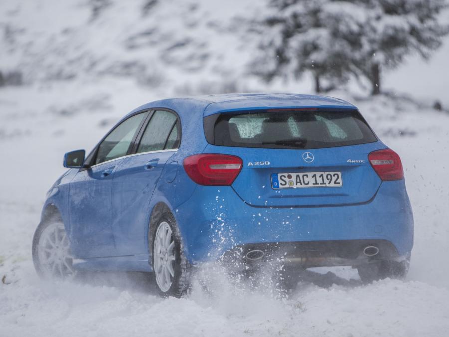  Mercedes-Benz A250 4Matic Urban Package 2013 года  (фото 3 из 10)